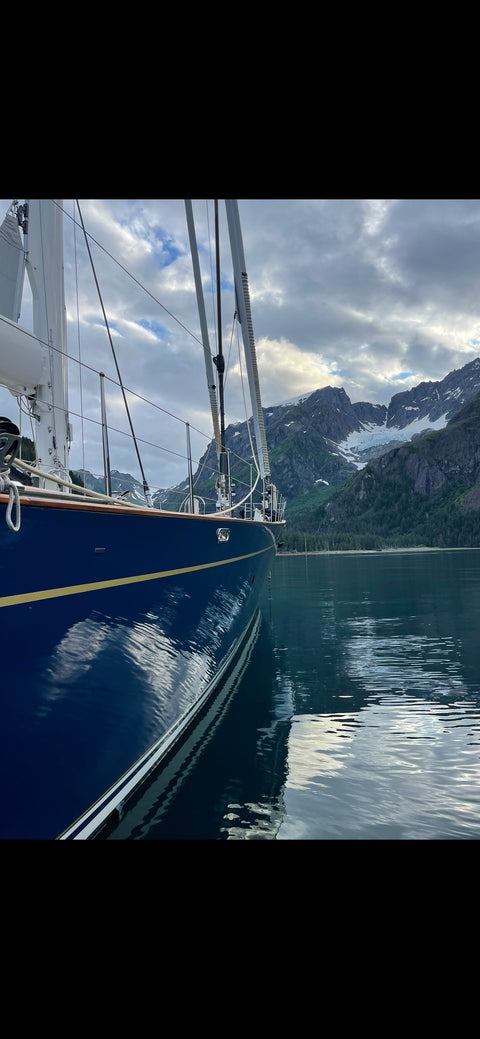 TENDER/SUPPORT VESSEL